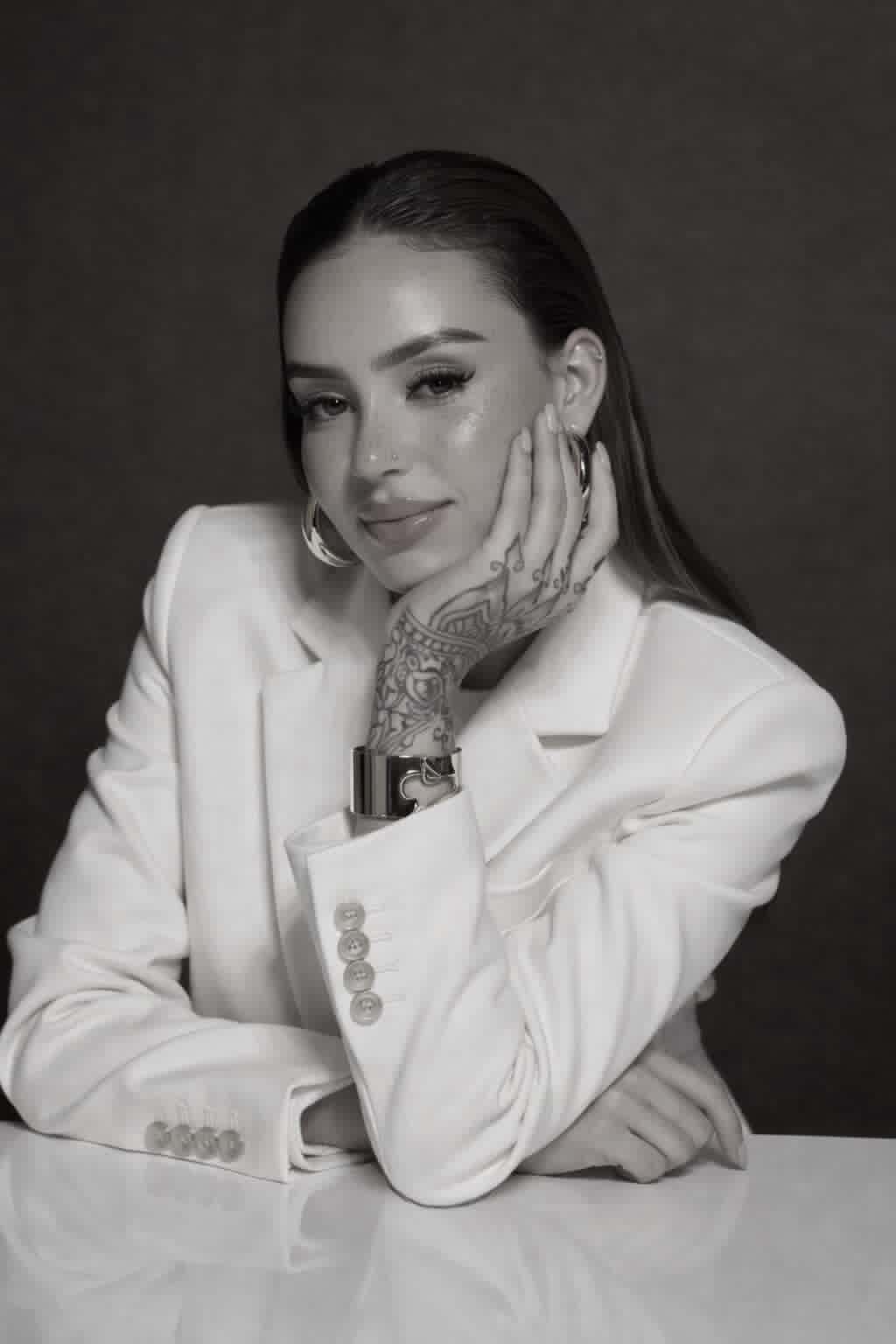 Maïwenn — Ongles
